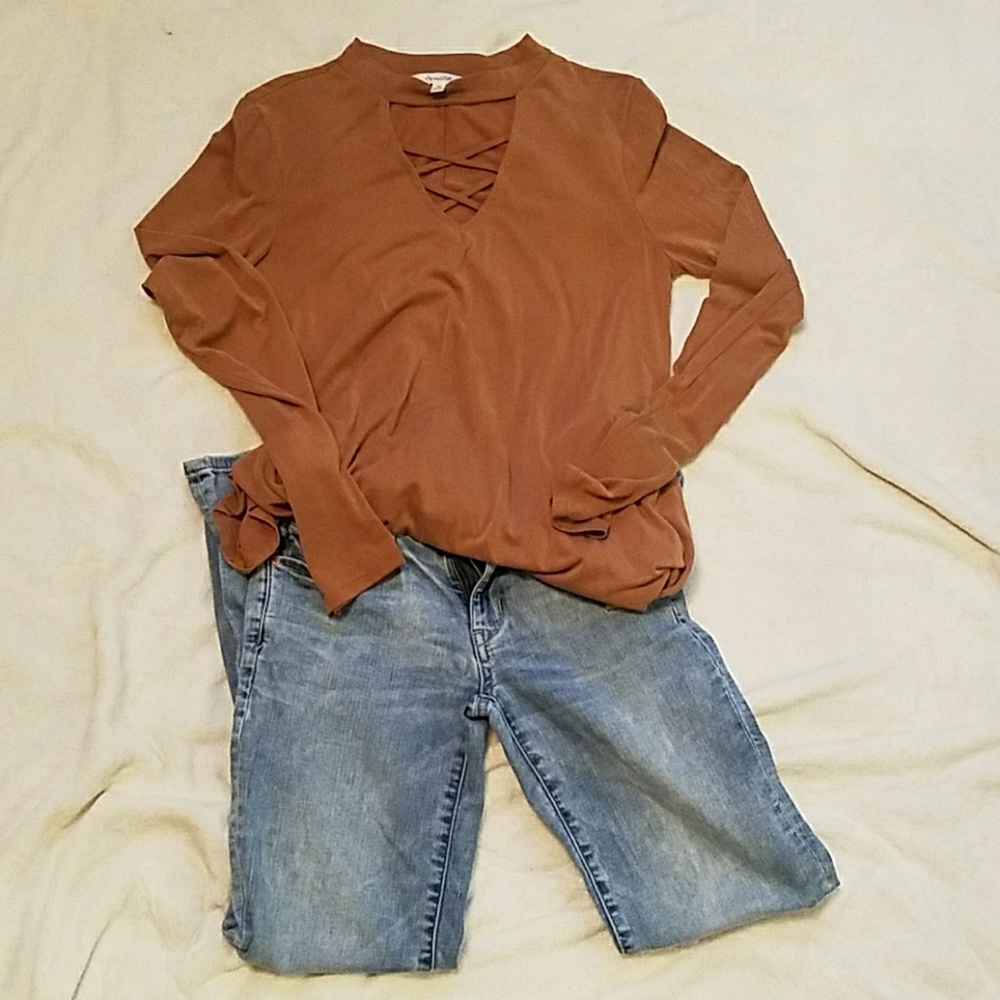 Brown active top